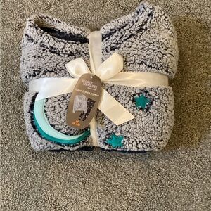 Secret Treasures Plush Gray Pajama Set with Teal Accents